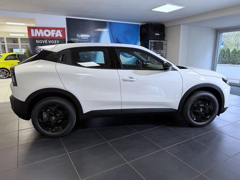 Alfa Romeo Junior (2026) Ibrida 1.2 Turbo 145k *564* - fotka 4 z 6