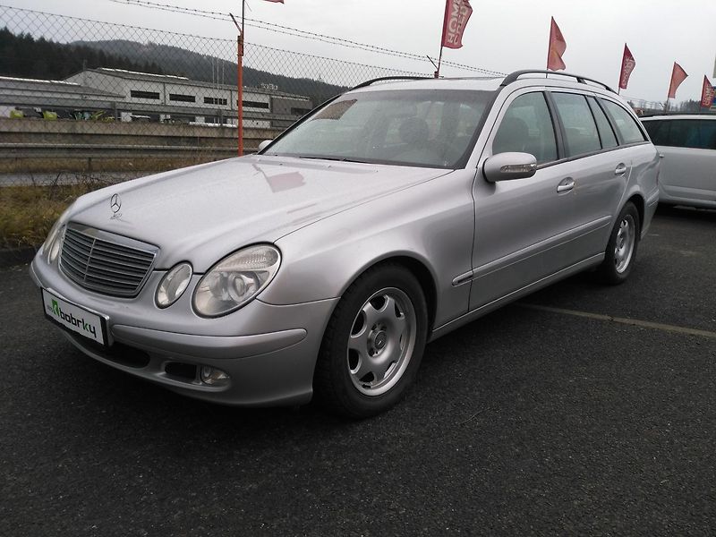 Mercedes-Benz Třídy E 220 CDI - fotka 1 z 32