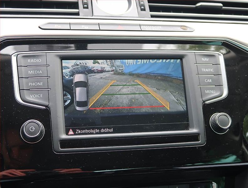 Volkswagen Passat (2016) Highline 2.0 TDI, Automat - fotka 19 z 21