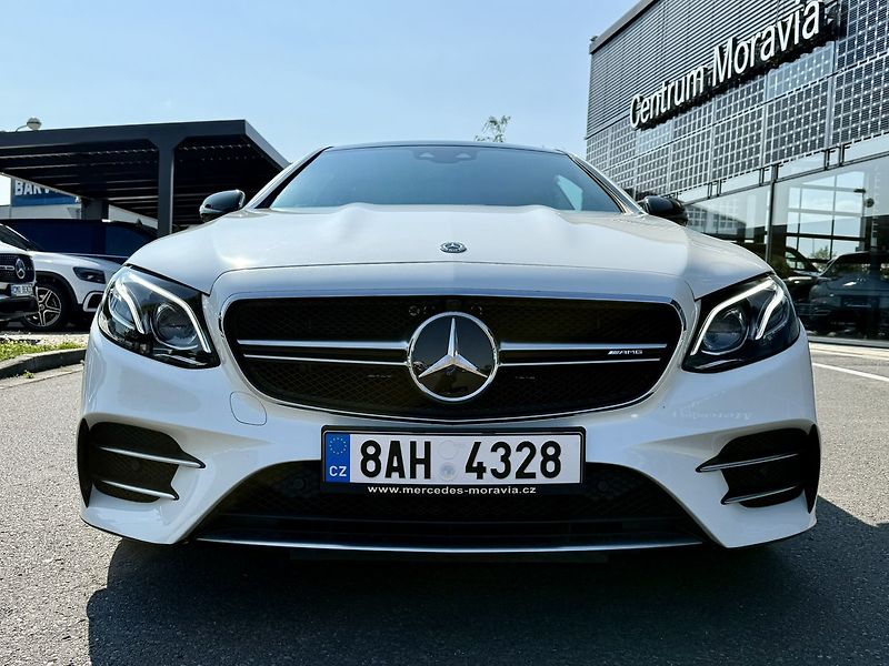 Mercedes-Benz Třídy E (2020) 53 AMG 4MATIC+ kupé - fotka 2 z 58