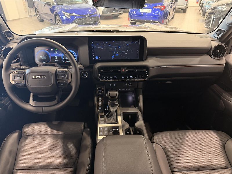 Toyota Land Cruiser 2,8 Executive  (204k) Diesel - fotka 4 z 9