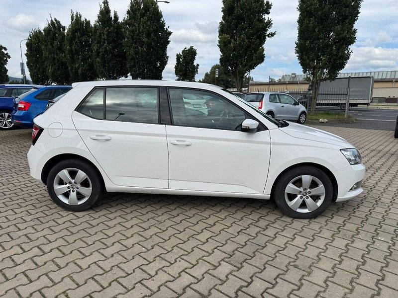 Škoda Fabia (2015) 1,2 TSI 66 KW 2 MAJ. STK - fotka 6 z 44