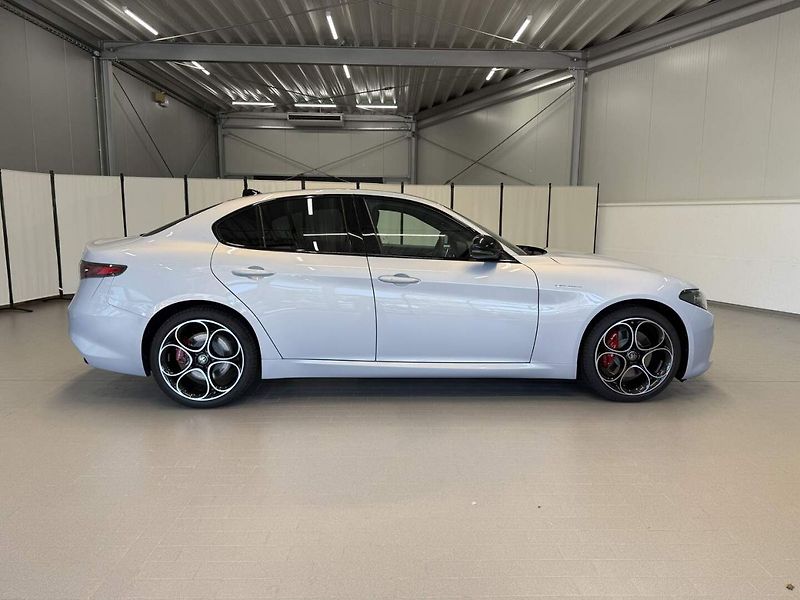 Alfa Romeo Giulia (2026) Veloce 2.2 JTDm 210k Q4 - fotka 5 z 23