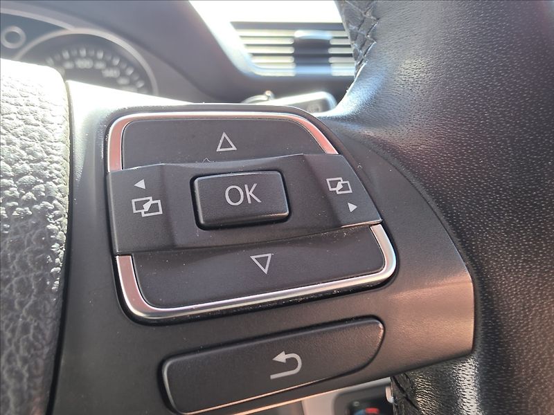 Volkswagen Passat 1,4 TSi 90KW Comfortline NAVI - fotka 18 z 45