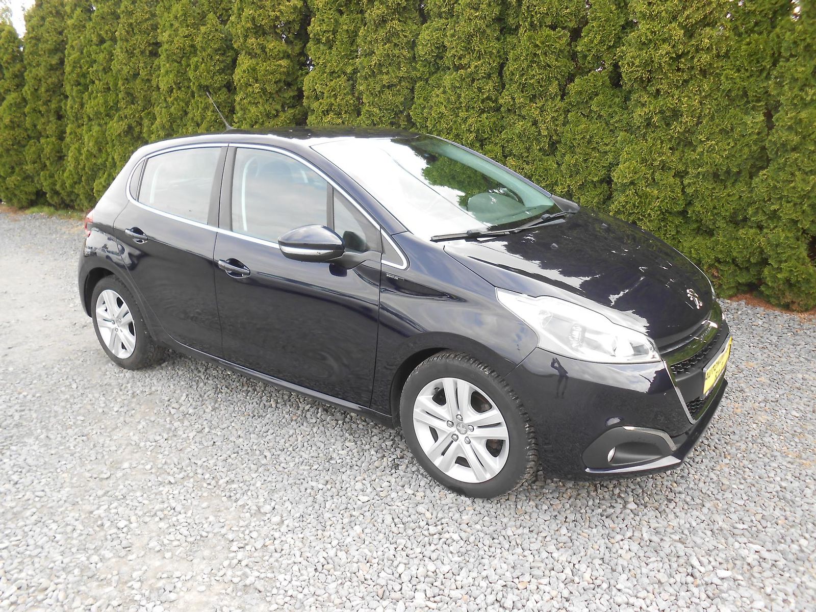 Peugeot 208 NAVIGACE,CHROM,LED!!