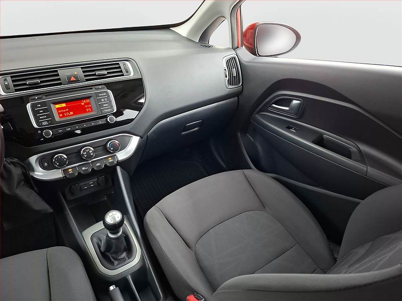 Kia Rio (2015) 1.25 CVVT, po STK, Tažné - fotka 8 z 16
