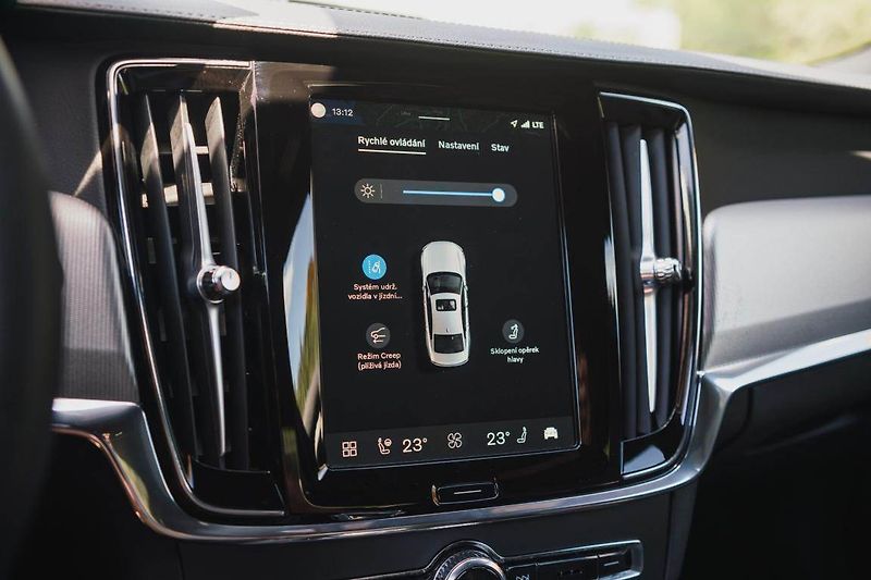 Volvo S90 (2024) T8 Recharge - fotka 24 z 32