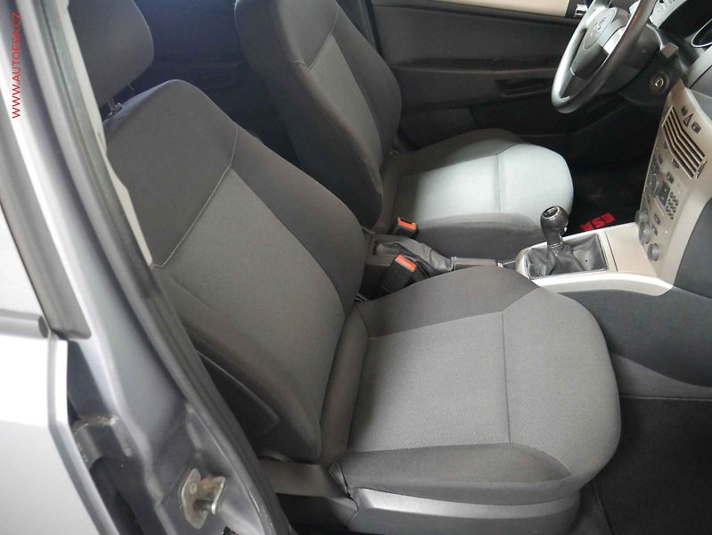 Opel Astra (2007) 1.6i, ČR, AC - fotka 12 z 18