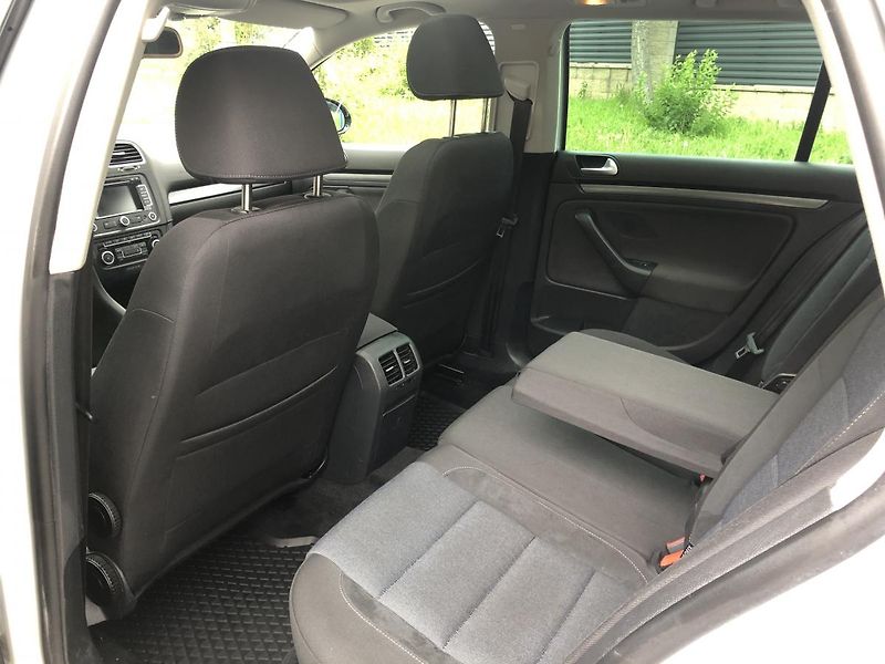 Volkswagen Golf (2011) 2,0TDi STYLE nez. rezervace - fotka 31 z 68