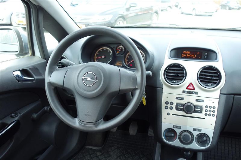 Opel Corsa 1,2 i, ČR, SERVIS.KN., KLIMA. - fotka 18 z 33