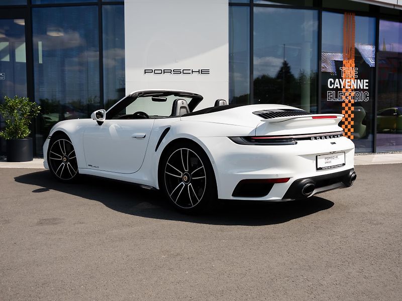 Porsche 911 Turbo S Cabriolet - fotka 3 z 29
