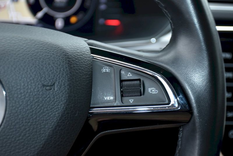 Škoda Superb (2019) Style Plus 2.0 TDI 140kW DSG - fotka 30 z 34