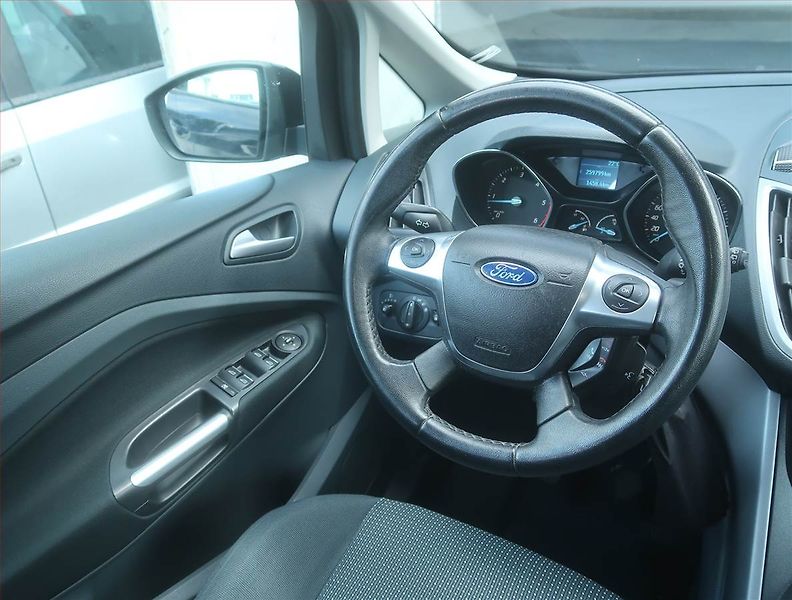 Ford C-MAX (2011) 1.6 TDCi, Vyhř. sedaček - fotka 7 z 13