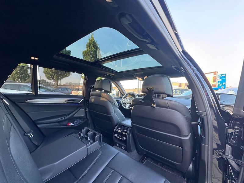 BMW Řada 5 (2018) 540i G31 3,0 250KW MPACKET 4X4 - fotka 40 z 50