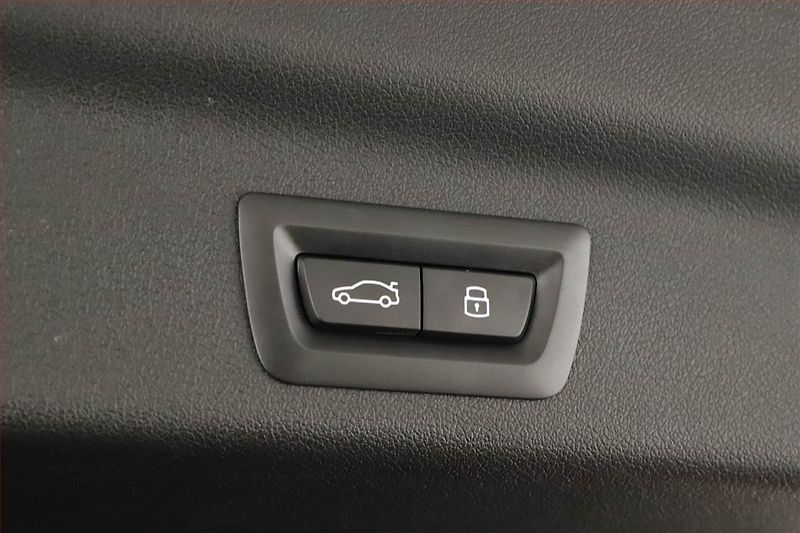 BMW X1 (2024) xDrive30e - fotka 17 z 20