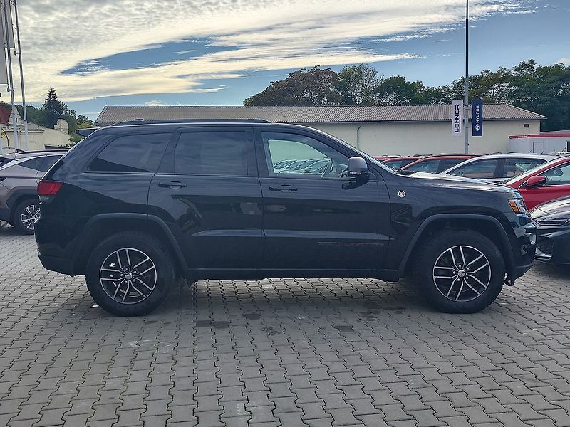Jeep Grand Cherokee 5.7 HEMI/268kW V8 Trailhawk AT - fotka 4 z 35