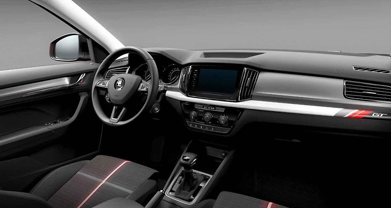 Škoda Kamiq GT je delší a má dynamičtější tvar.