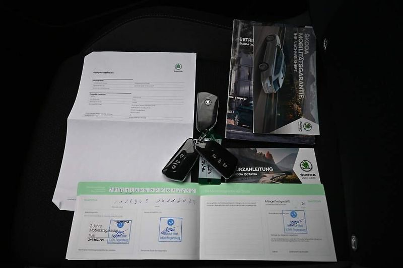 Škoda Octavia (2023) 2.0 LED DSG ACC TOUR VIRTUAL T - fotka 29 z 35