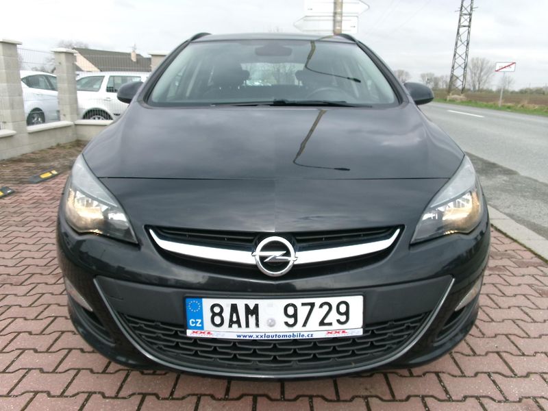 Opel Astra 1,6 CDTi NAVI AUTOKLIMA  - fotka 3 z 29