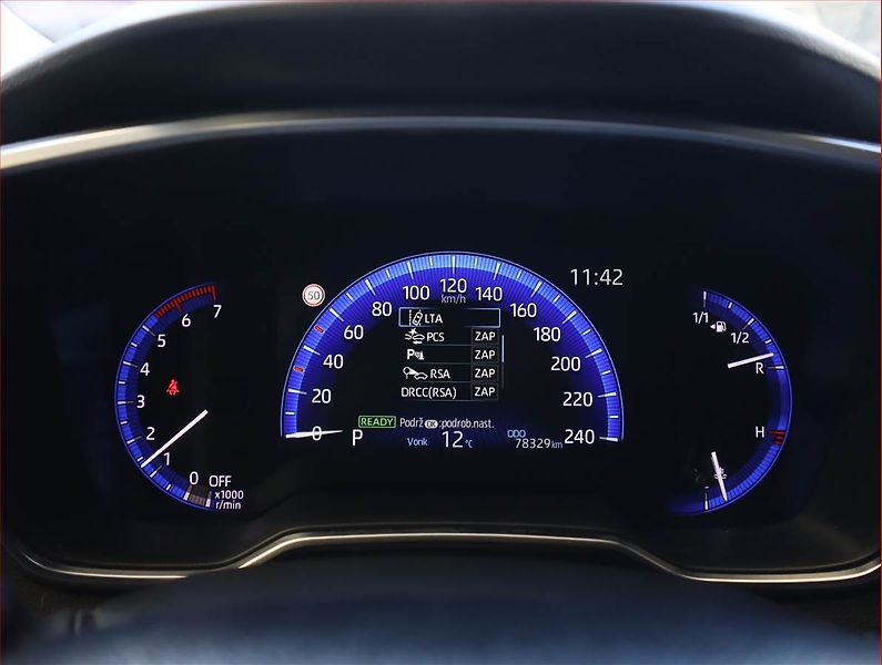 Toyota Corolla (2020) Style 1.8 Hybrid, Automat - fotka 11 z 21