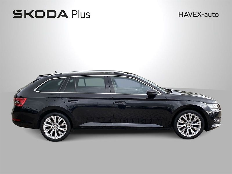 Škoda Superb (2022) Combi 2.0 TDI DSG Style - fotka 35 z 37