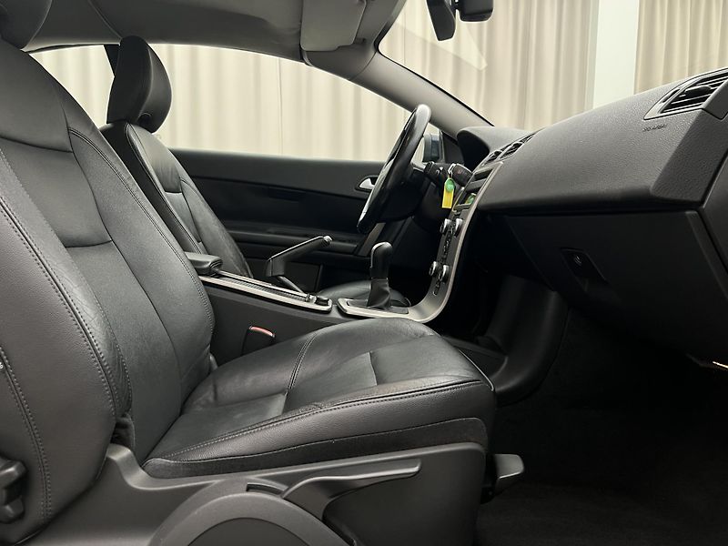 Volvo C70 MOMENTUM - fotka 17 z 33
