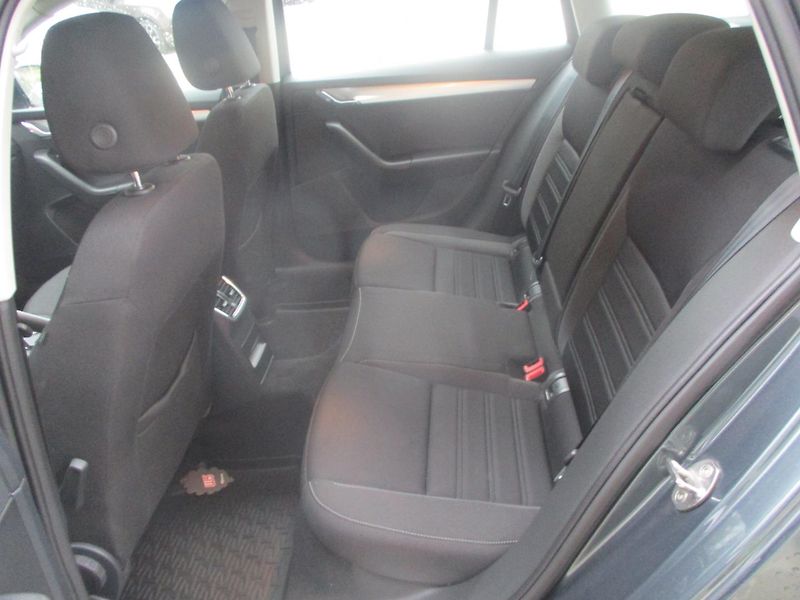 Škoda Octavia 1.6 TDi  - fotka 12 z 31