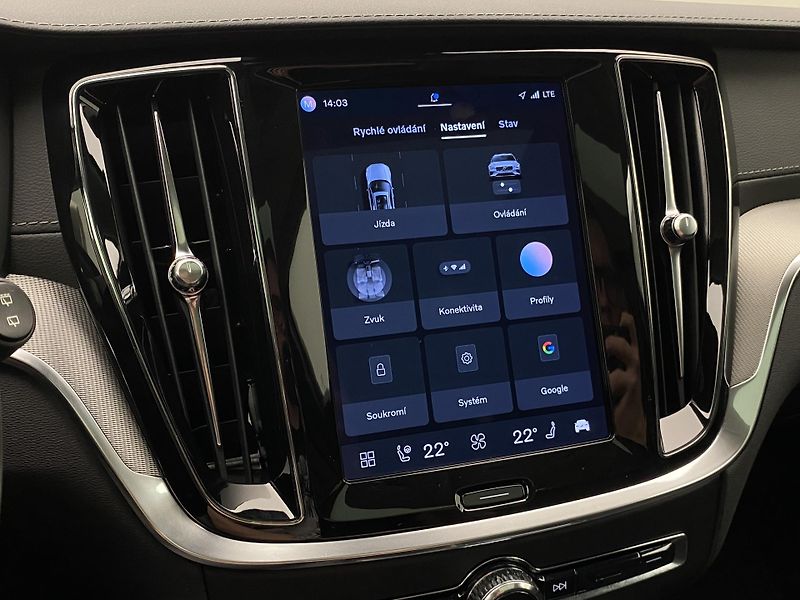 Volvo V60 T6 RECHARGE BRIGHT REZERVACE - fotka 50 z 65