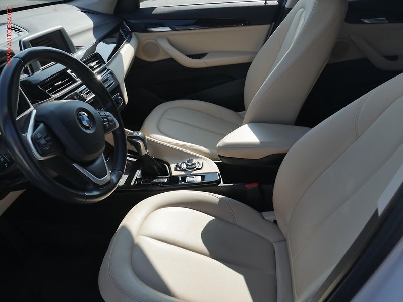BMW X1 (2015) 2.0 d, 2.maj,ČR, X-Line, AT - fotka 9 z 26