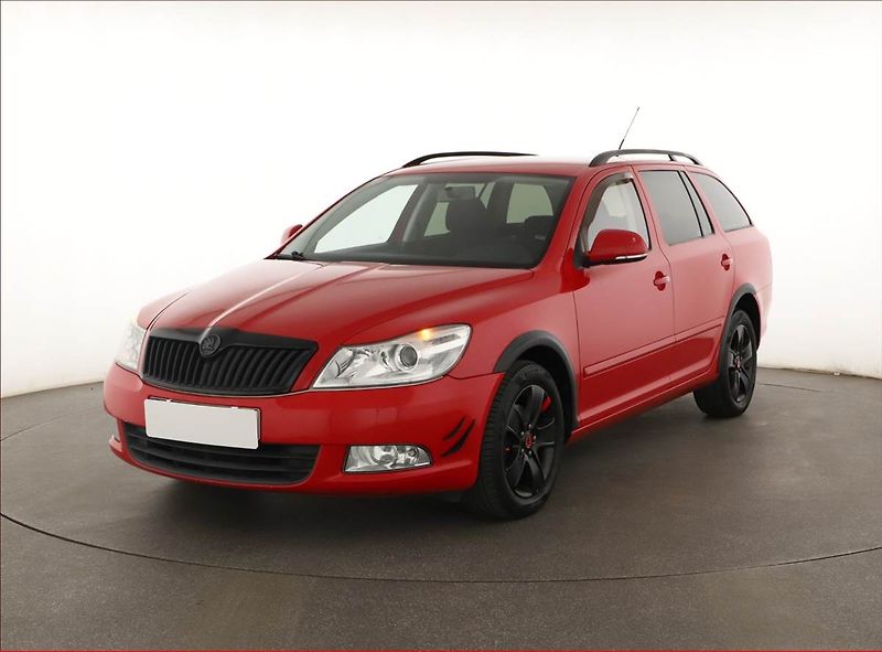 Škoda Octavia (2011) 1.6 TDI, po STK, Tažné - fotka 2 z 15