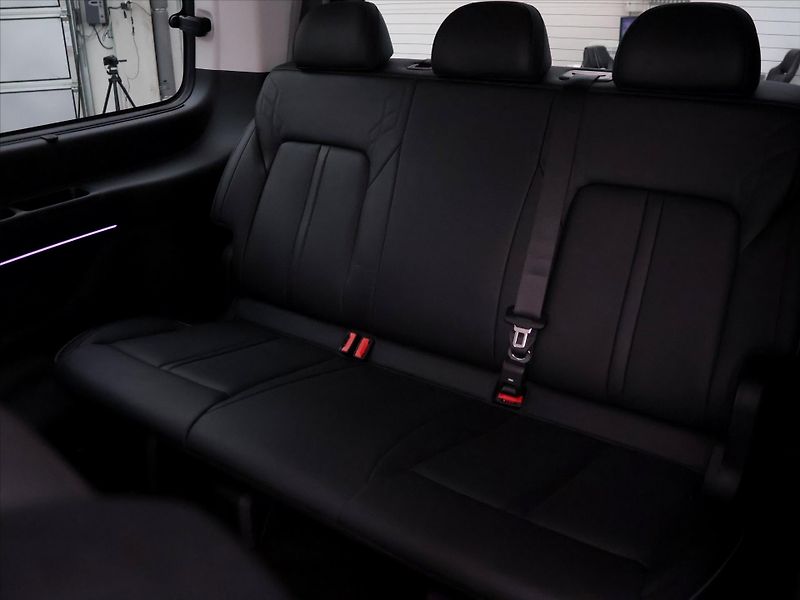 Hyundai Staria 2,2 CRDi 130kW Luxury 4x4 AUT - fotka 16 z 37