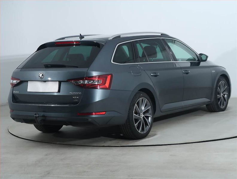 Škoda Superb (2016) Laurin&Klement 2.0 TDI, 4X4 - fotka 5 z 26