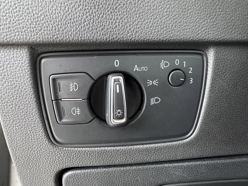 Volkswagen Passat 2,0TDI DSG*Highline*REZERVACE! - fotka 24 z 32