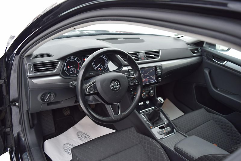 Škoda Superb (2017) 1.4TSI 92kwSTYLE XEN NAVI APP  - fotka 24 z 49