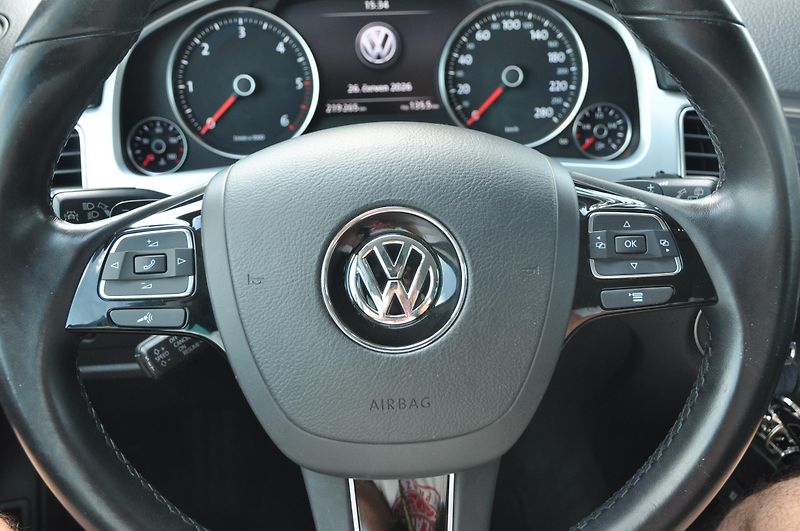 Volkswagen Touareg 3.0TDi 193kW 4x4 Automat - fotka 12 z 28