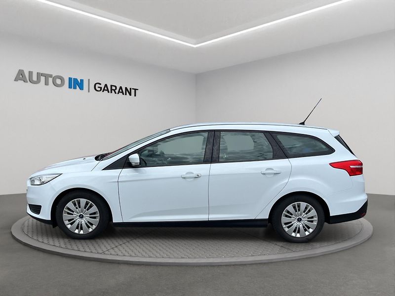 Ford Focus (2016) 1.0 74kw, ČR, 1.maj, serv.knih - fotka 3 z 21