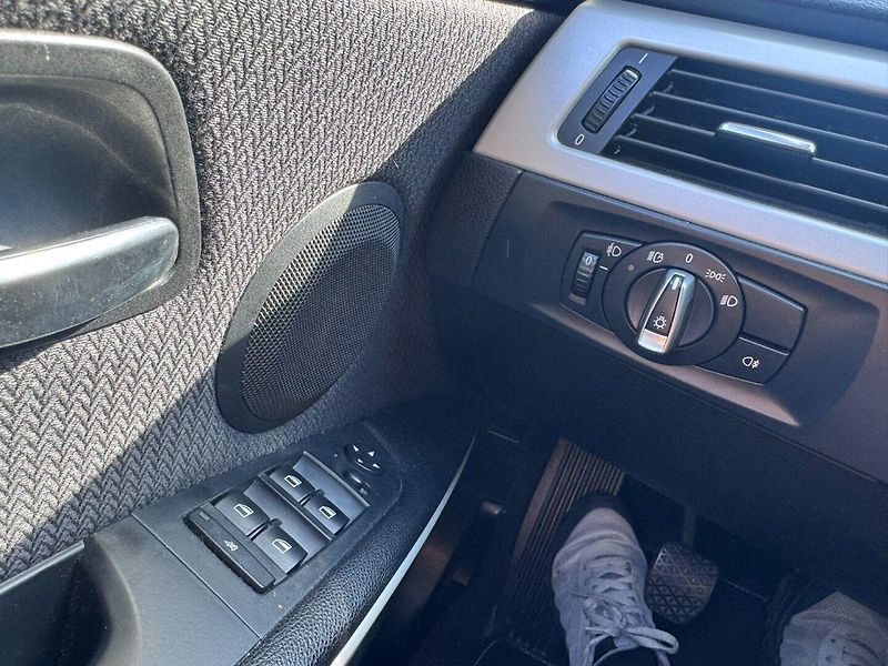 BMW Řada 3 (2011) E90 2,0D 85 KW PĚKNÝ - fotka 26 z 45
