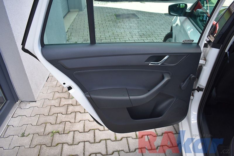 Škoda Rapid (2014) 1,2 TSI - fotka 10 z 29