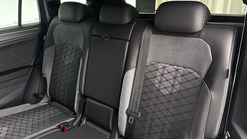 Volkswagen Tiguan Allspace 2.0 TDI DSG 4MOTION R-Line - fotka 16 z 30