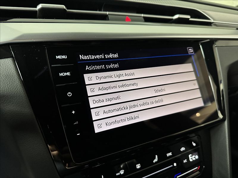 Volkswagen Arteon Shooting Brake 1,4 TSi  DSG eHybrid R-line 36 - fotka 31 z 48