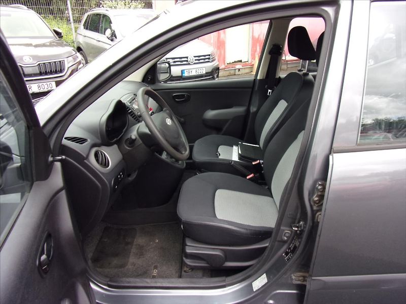 Hyundai i10 1,1 i  klima - fotka 15 z 22