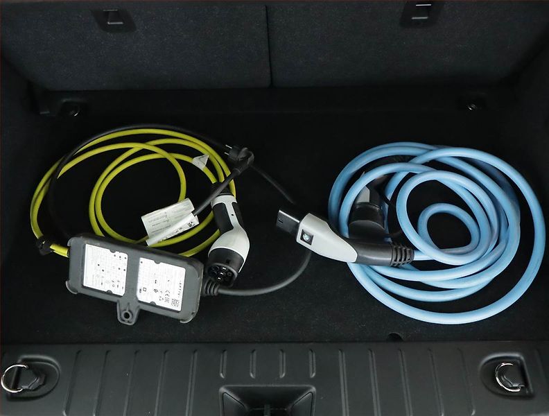 BMW i3 (2014) 60Ah BEV, SoH 74%, Automat - fotka 19 z 19