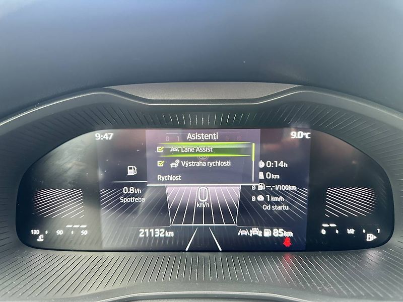 Škoda Scala Selection 1,0TSI 85kW MT6/J596 - fotka 9 z 25