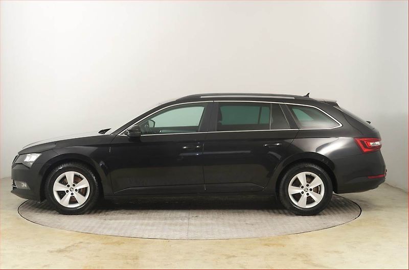 Škoda Superb (2017) Ambition Plus 2.0 TDI, Navi - fotka 3 z 21