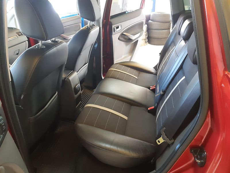 Ford Kuga 2.0 TDCI 4x4 TITANIUM - fotka 18 z 24