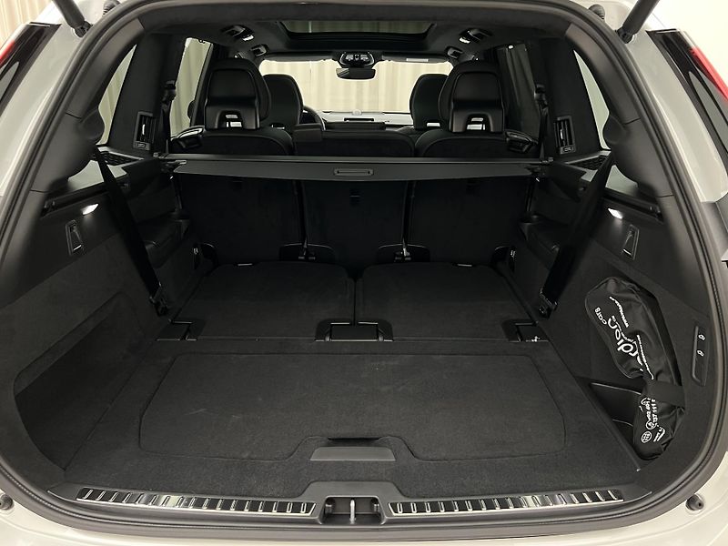 Volvo XC90 (2026) T8 AWD BLACK EDITION ULTRA - fotka 8 z 47