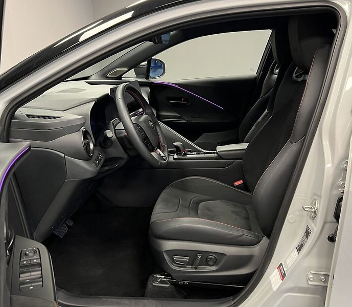 Toyota C-HR 2,0 Hybrid AT GR SPORT PREMIER - fotka 9 z 18