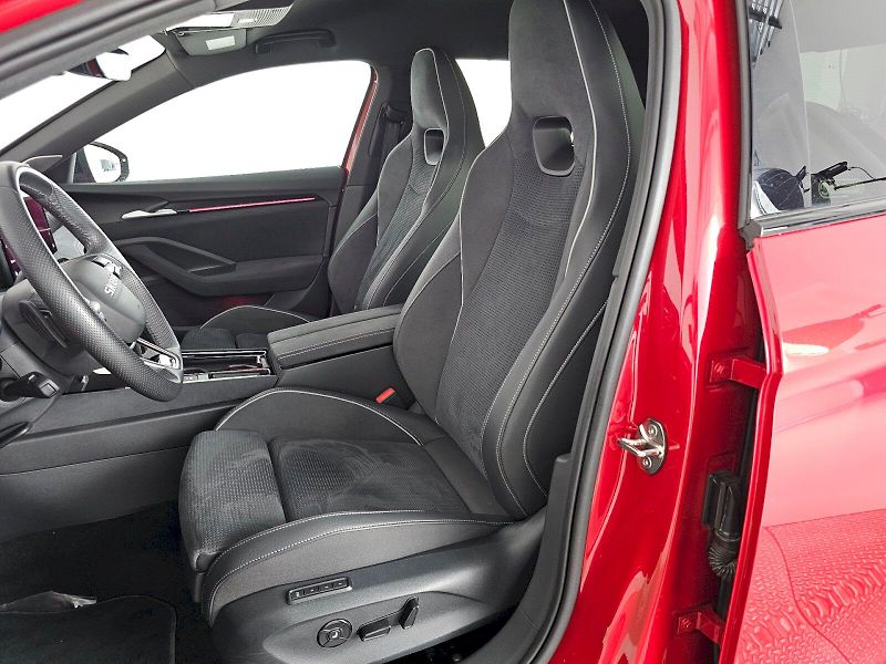 Škoda Superb (2025) 2.0TSi 195kW 4X4 SPORTLINE WEB - fotka 6 z 30
