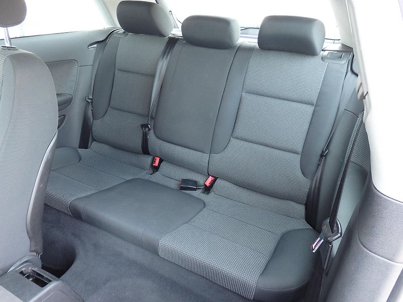 Audi A3 1.6i ZÁLOHOVÁNO - fotka 6 z 14