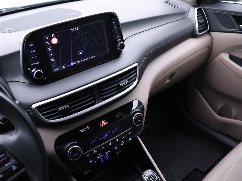 Hyundai Tucson 1,6 CRDI 100 kW 4x4 LED CZ - fotka 22 z 36